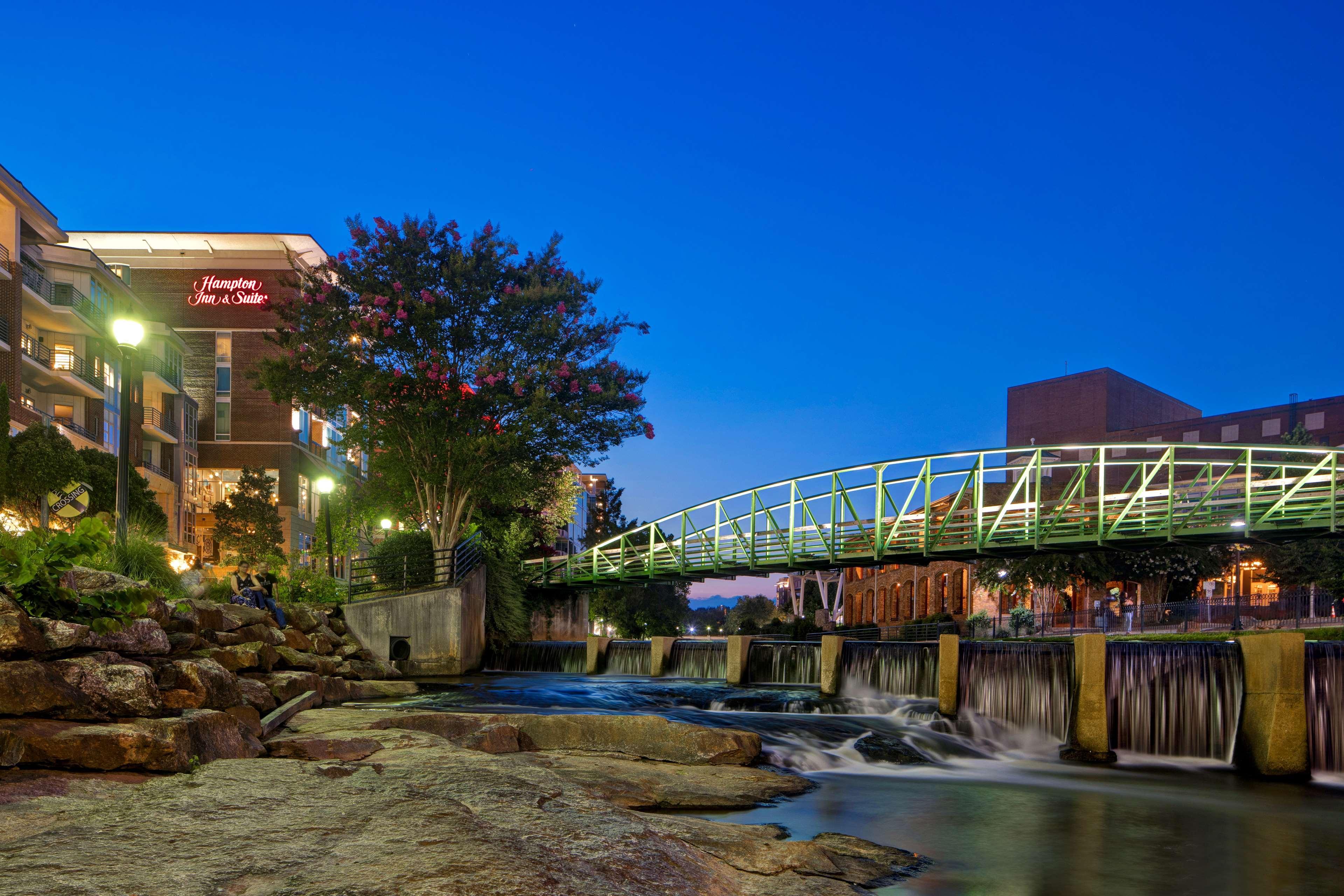 Hampton Inn & Suites Greenville-Downtown-Riverplace Exterior photo