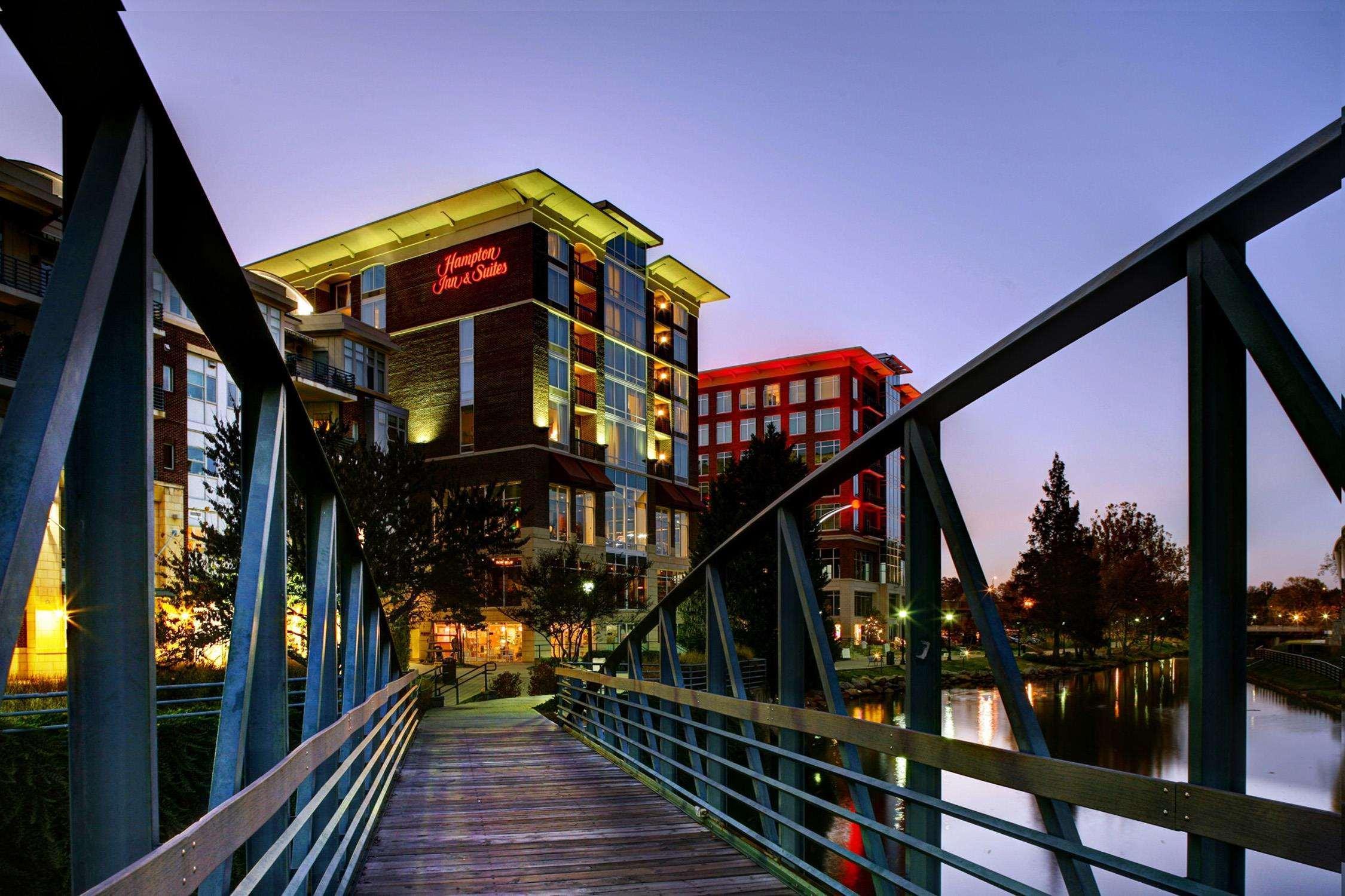 Hampton Inn & Suites Greenville-Downtown-Riverplace Exterior photo