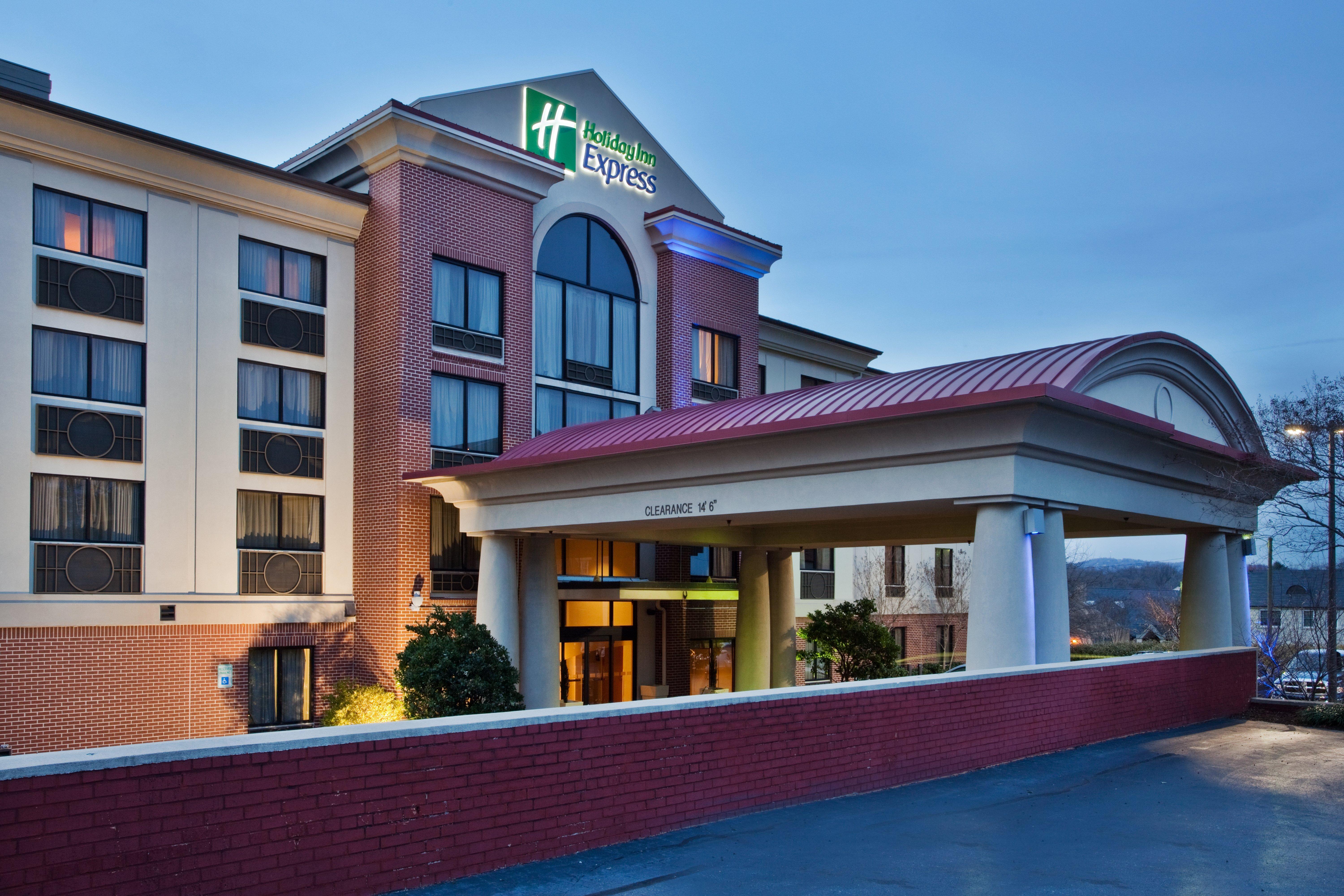 Hampton Inn & Suites Greenville-Downtown-Riverplace Exterior photo