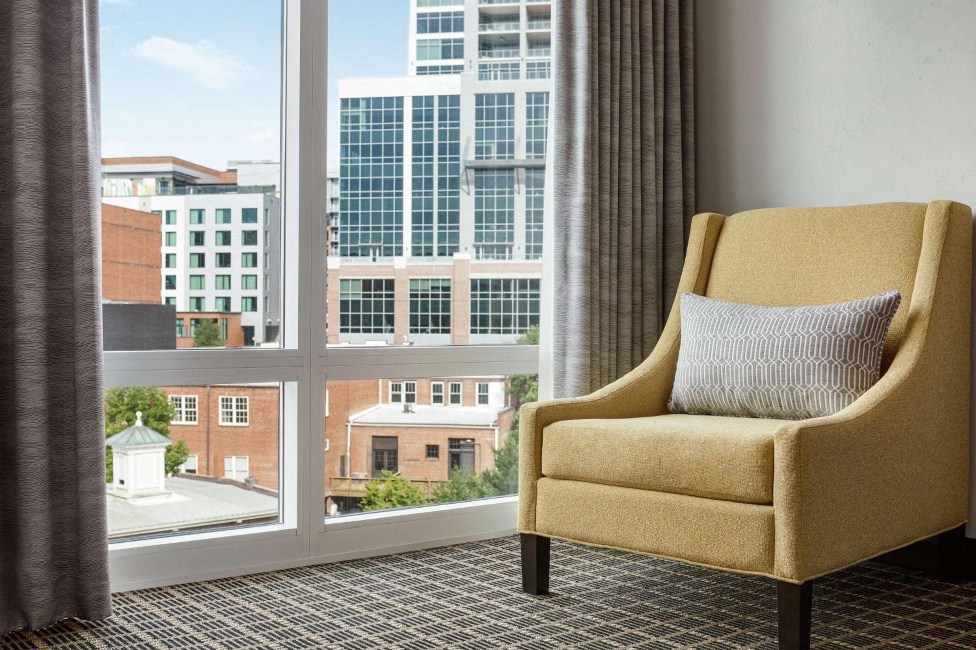 Hampton Inn & Suites Greenville-Downtown-Riverplace Exterior photo