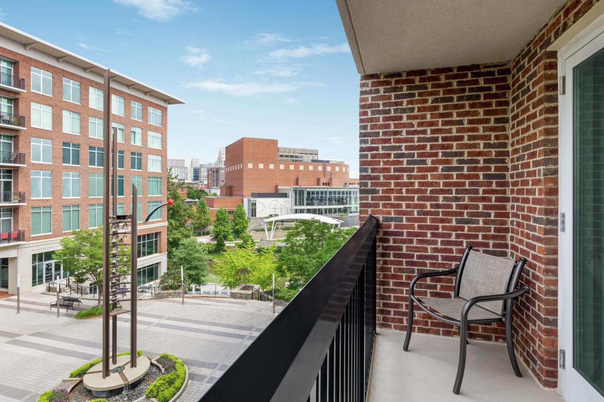 Hampton Inn & Suites Greenville-Downtown-Riverplace Exterior photo