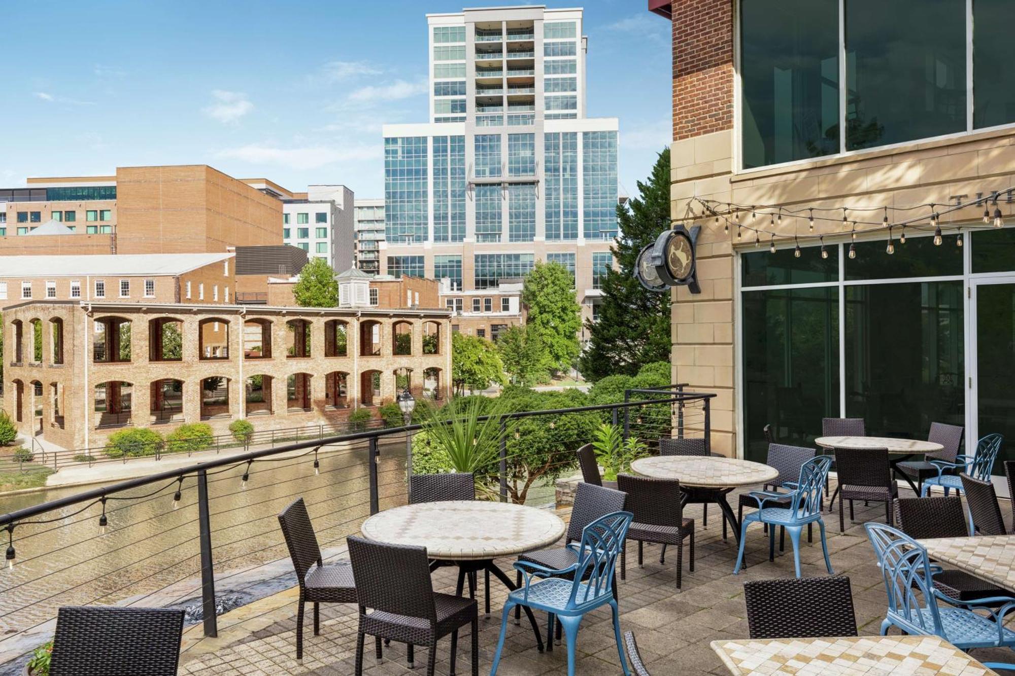 Hampton Inn & Suites Greenville-Downtown-Riverplace Exterior photo